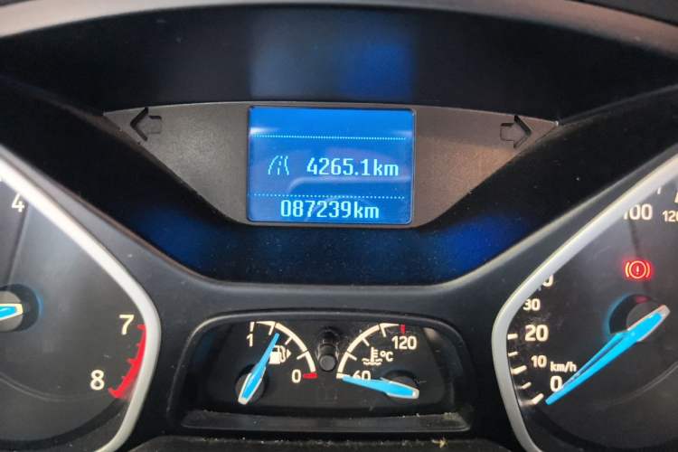 Used Ford Focus 2015 Sedan 1.6L Manual Comfort Model Odometer Close Up