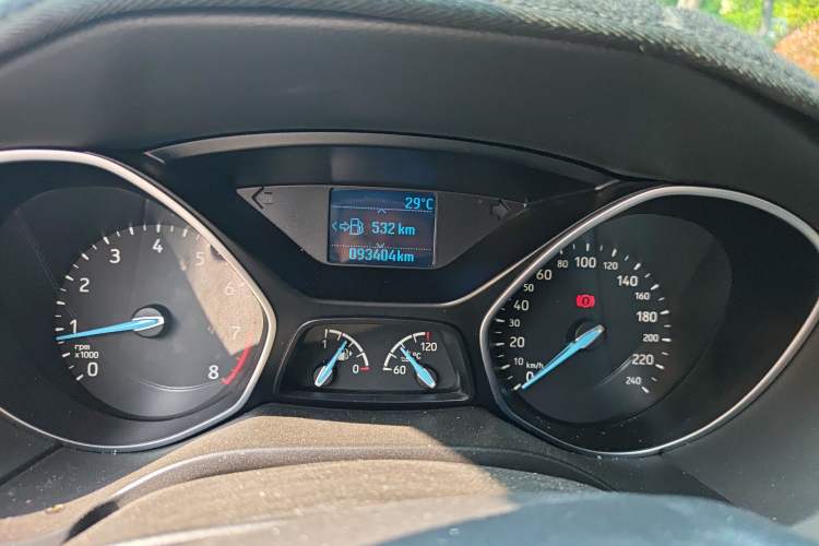 Used Ford Focus 2015 Sedan EcoBoost 125 Manual – Ultra-Style Edition Odometer Close Up