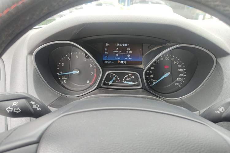 Used Ford Focus 2015 Sedan EcoBoost 180 Automatic Elite Model Odometer Close Up