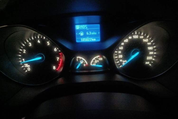 Used Ford Focus 2015 Sedan EcoBoost 125 Automatic Supreme Style Edition Odometer Close Up