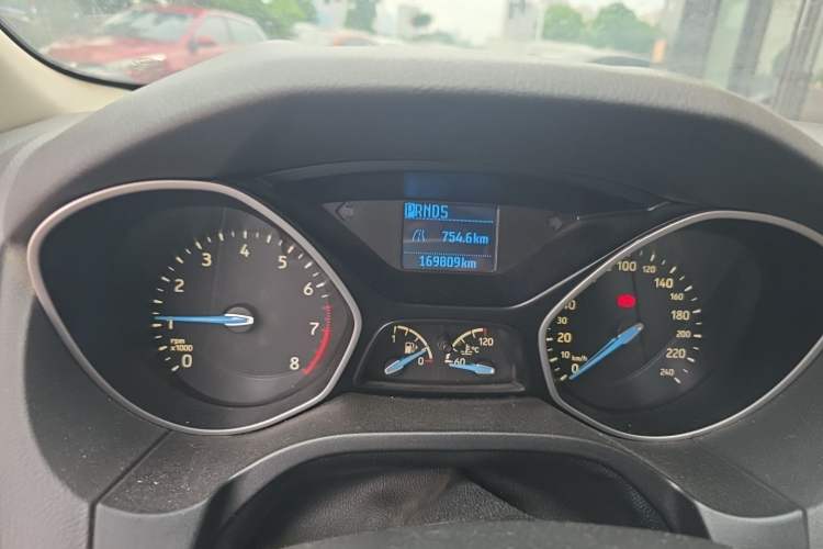 Used Ford Focus 2015 Sedan 1.6L Automatic Comfort Model Odometer Close Up