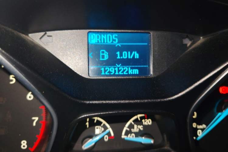 Used Ford Focus 2015 Sedan EcoBoost 125 Automatic Supreme Style Edition Odometer Close Up