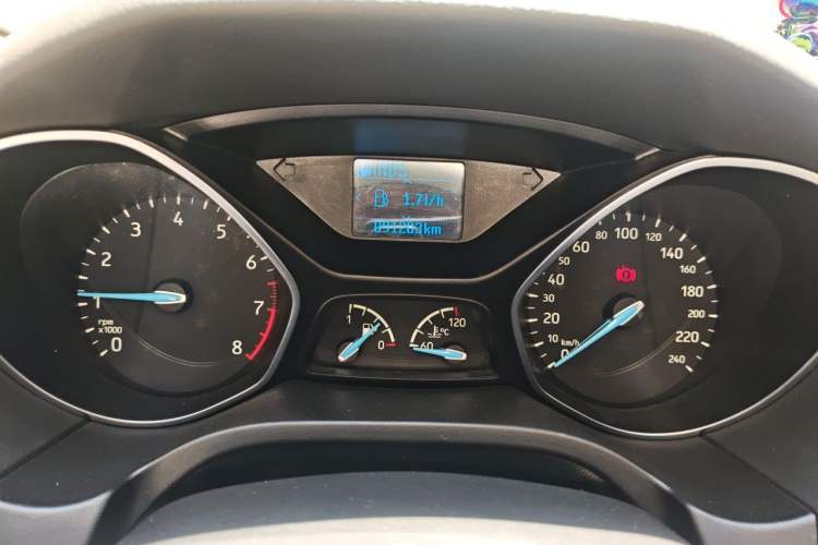 Used Ford Focus 2015 Hatchback 1.6L Automatic Fashion Edition Odometer Close Up
