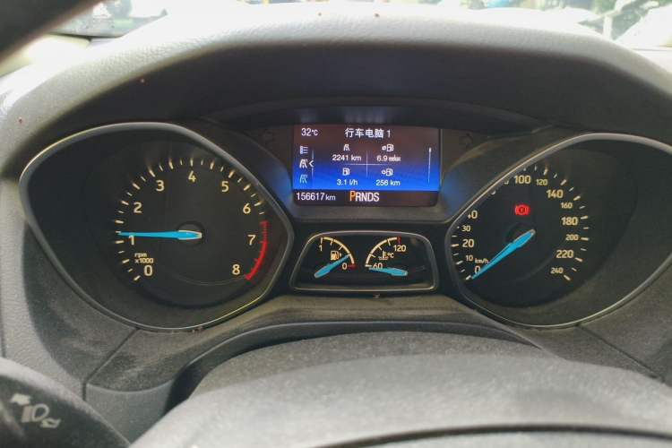 Used Ford Focus 2015 Sedan EcoBoost 180 Automatic Elite Model Odometer Close Up