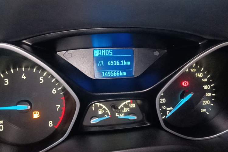 Used Ford Focus 2015 Sedan 1.6L Automatic Comfort Model Odometer Close Up
