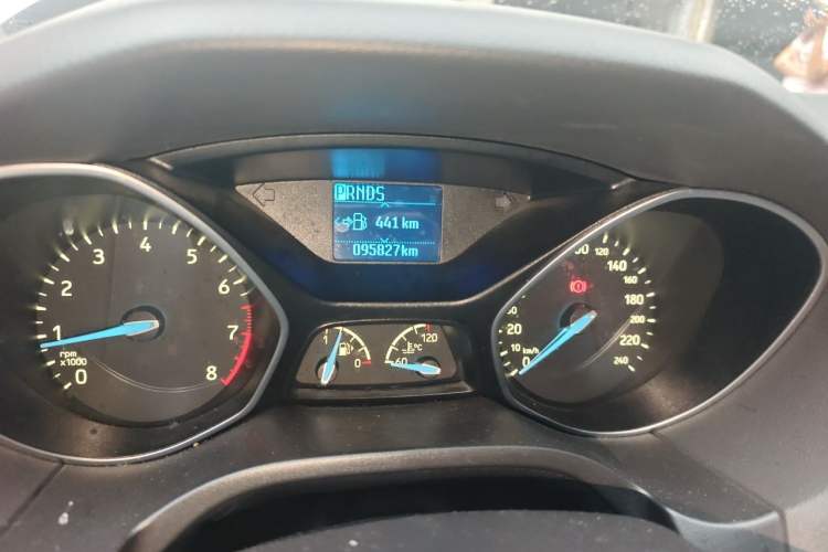 Used Ford Focus 2015 Sedan EcoBoost 125 Automatic Supreme Style Edition Odometer Close Up