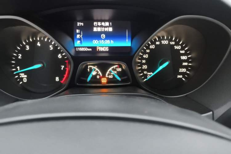 Used Ford Focus 2015 Sedan EcoBoost 180 Automatic Elite Model Odometer Close Up