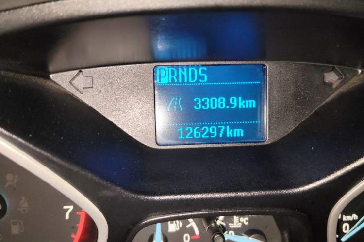 Used Ford Focus 2015 Hatchback 1.6L Automatic Comfort Model Odometer Close Up