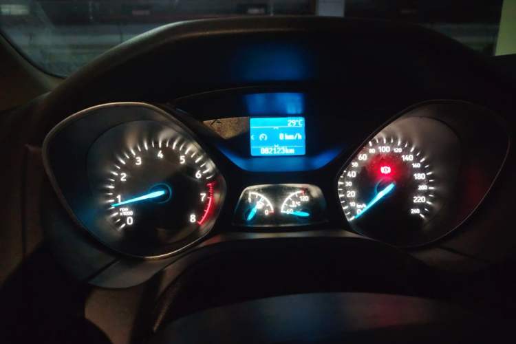 Used Ford Focus 2015 Hatchback 1.6L Manual Fashion Edition Odometer Close Up