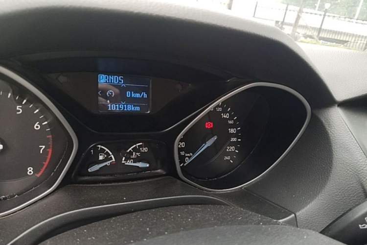 Used Ford Focus 2015 Sedan 1.6L Automatic Comfort Model Odometer Close Up