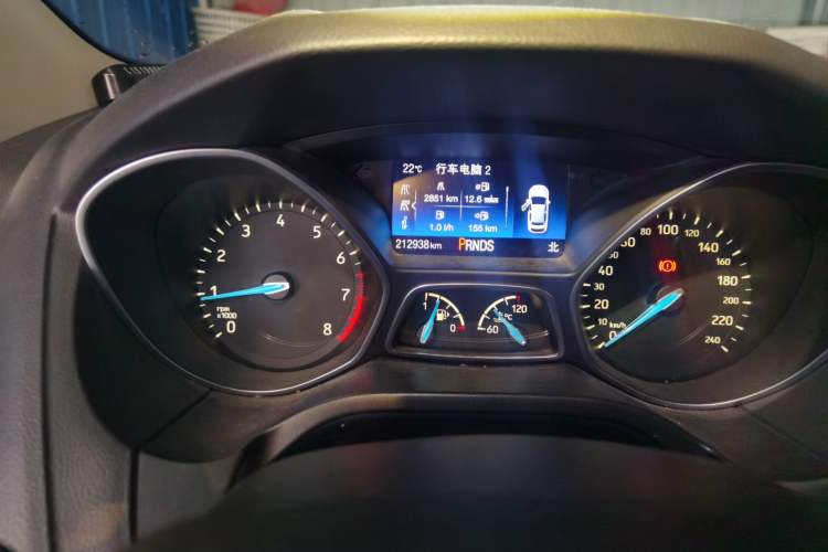 Used Ford Focus 2015 Sedan EcoBoost 180 Automatic Elite Model Odometer Close Up