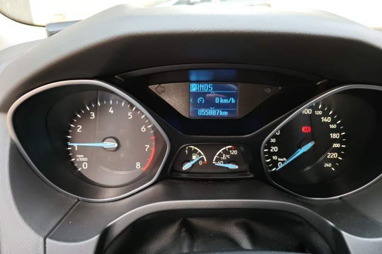 Used Ford Focus 2015 Hatchback 1.6L Automatic Fashion Edition Odometer Close Up