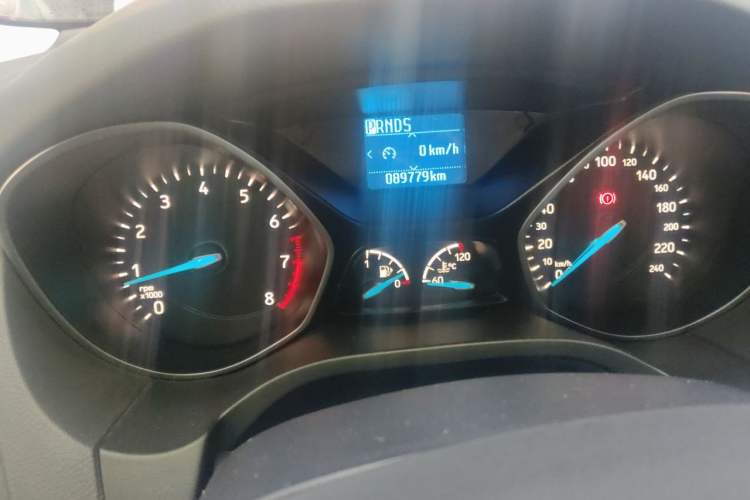 Used Ford Focus 2015 Sedan EcoBoost 125 Automatic Supreme Style Edition Odometer Close Up