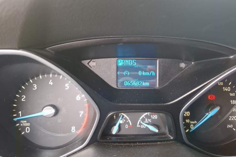 Used Ford Focus 2015 Sedan EcoBoost 125 Automatic Supreme Style Edition Odometer Close Up