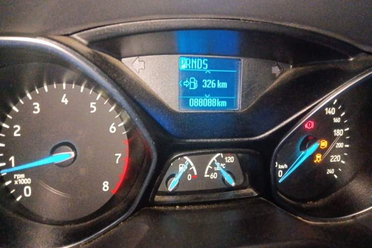 Used Ford Focus 2015 Hatchback 1.6L Automatic Fashion Edition Odometer Close Up
