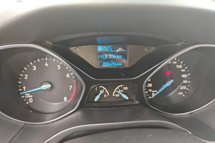 Used Ford Focus 2015 Hatchback 1.6L Automatic Fashion Edition Odometer Close Up