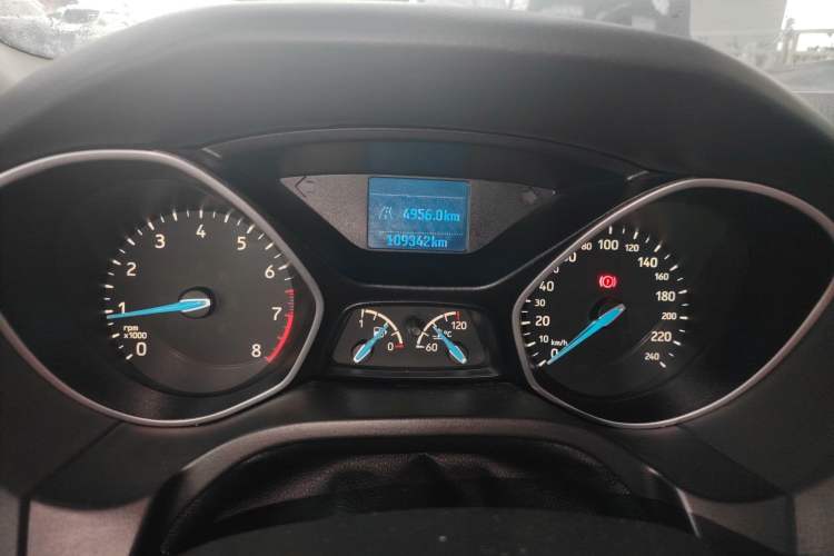 Used Ford Focus 2015 Sedan 1.6L Manual Comfort Model Odometer Close Up