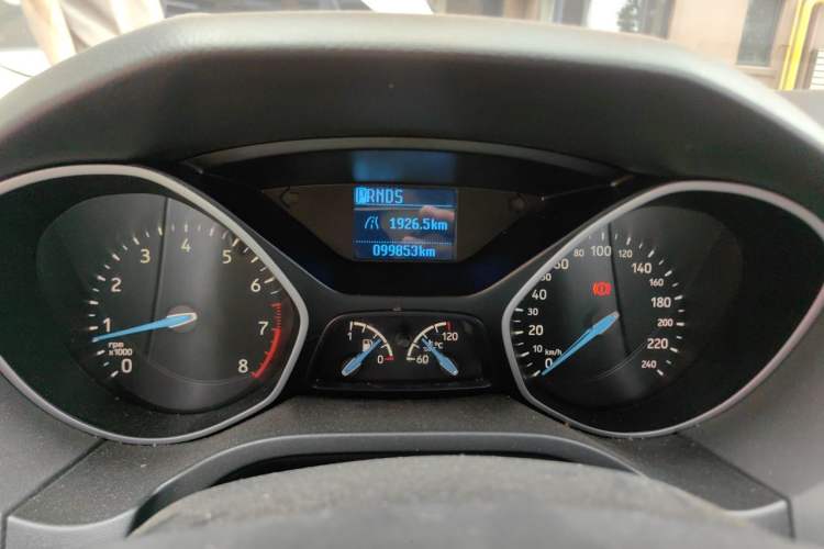 Used Ford Focus 2015 Hatchback 1.6L Automatic Comfort Model Odometer Close Up