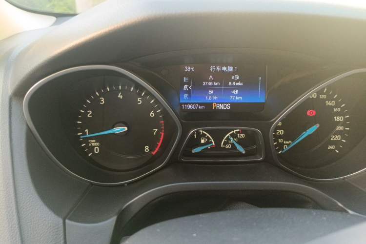 Used Ford Focus 2015 Hatchback EcoBoost 180 Automatic Elite Model Odometer Close Up