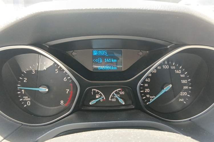 Used Ford Focus 2015 Sedan EcoBoost 125 Automatic Supreme Style Edition Odometer Close Up