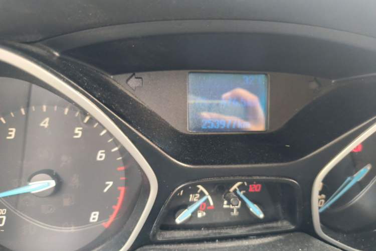 Used Ford Focus 2015 Sedan 1.6L Manual Comfort Model Odometer Close Up