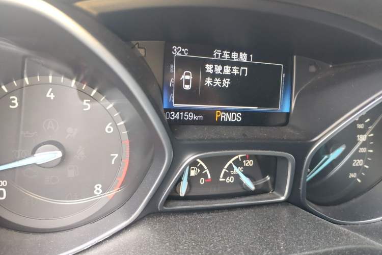 Used Ford Focus 2015 Hatchback EcoBoost 180 Automatic Sport Model Odometer Close Up