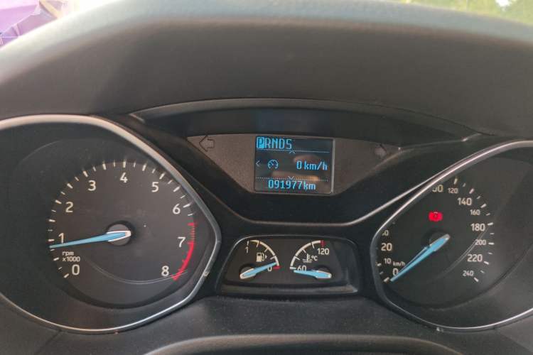 Used Ford Focus 2015 Hatchback EcoBoost 125 Automatic Supreme Style Edition Odometer Close Up