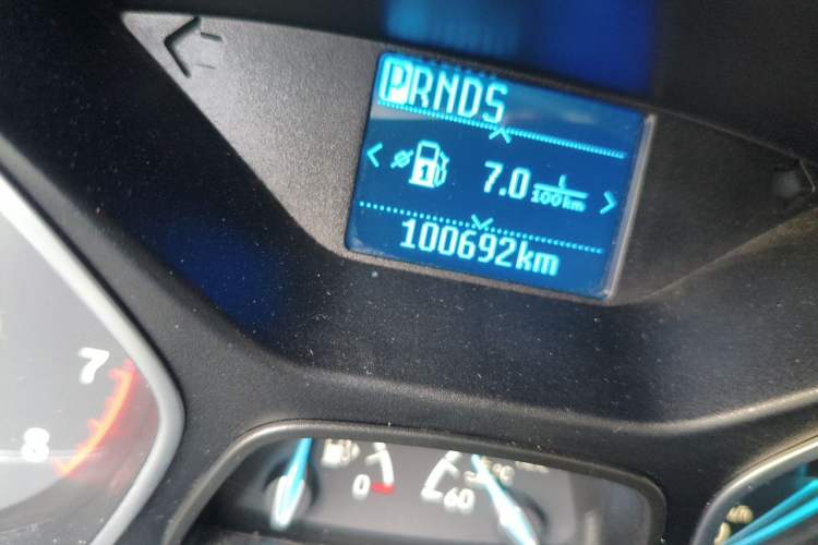 Used Ford Focus 2015 Hatchback 1.6L Automatic Fashion Edition Odometer Close Up