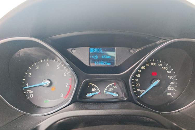 Used Ford Focus 2015 Hatchback 1.6L Automatic Fashion Edition Odometer Close Up