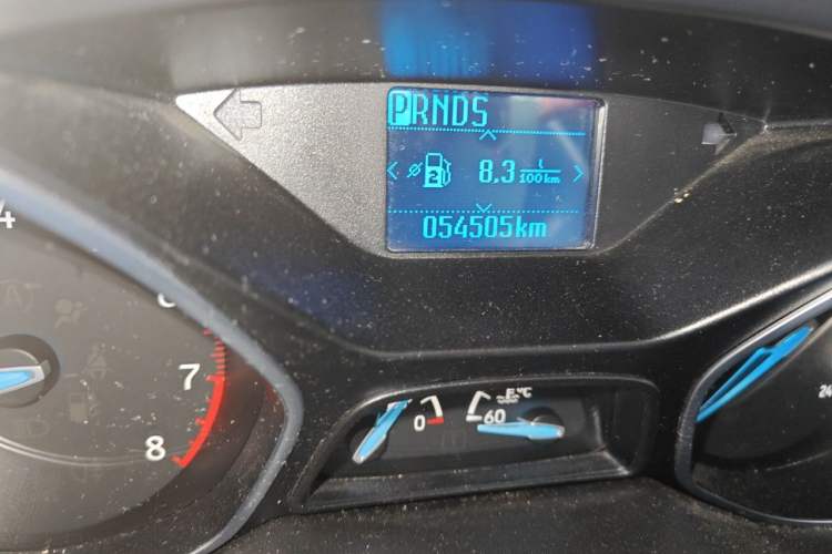 Used Ford Focus 2015 Hatchback 1.6L Automatic Fashion Edition Odometer Close Up