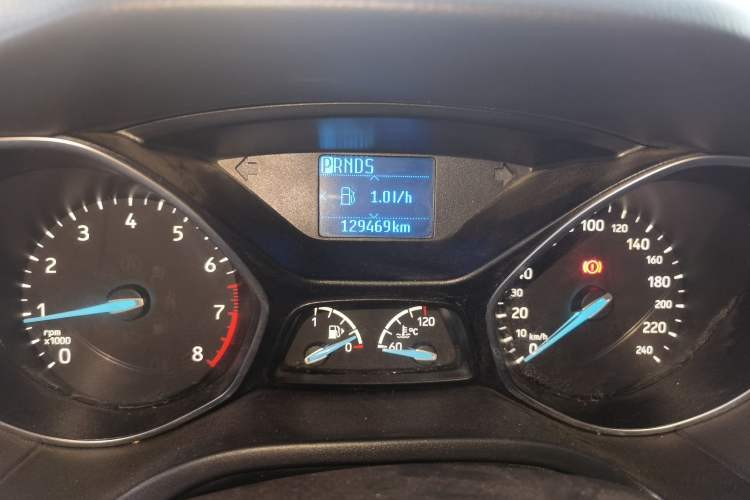 Used Ford Focus 2015 Hatchback 1.6L Automatic Fashion Edition Odometer Close Up