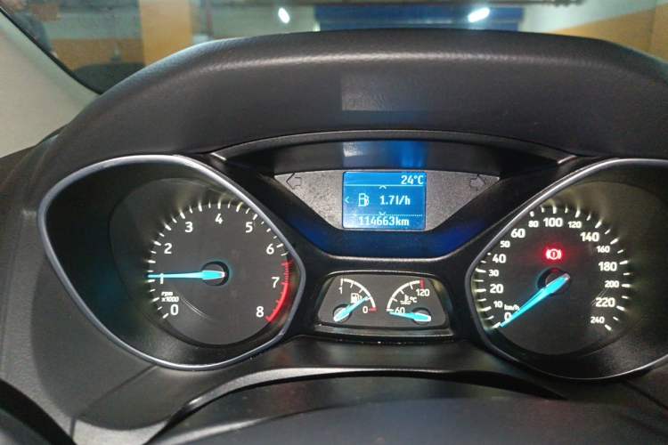 Used Ford Focus 2015 Sedan 1.6L Manual Fashion Edition Odometer Close Up
