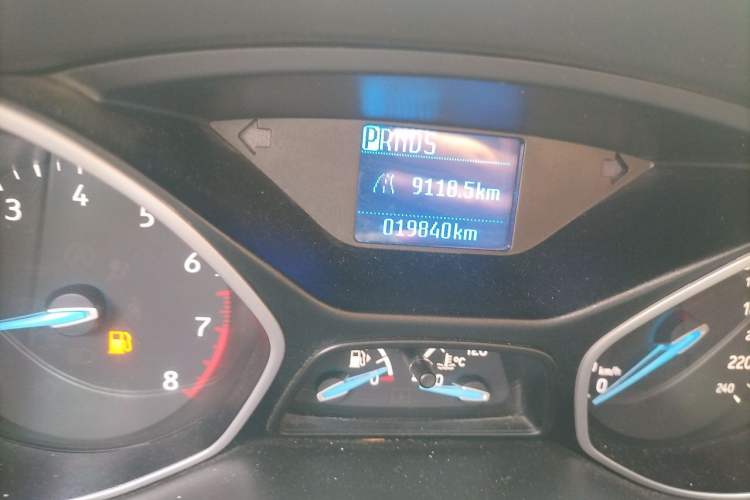 Used Ford Focus 2015 Hatchback 1.6L Automatic Comfort Model Odometer Close Up
