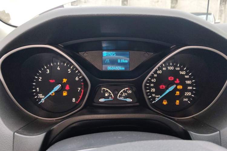 Used Ford Focus 2015 Hatchback 1.6L Automatic Comfort Model Odometer Close Up