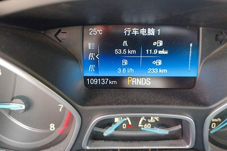 Used Ford Focus 2015 Sedan EcoBoost 180 Automatic Elite Model Odometer Close Up