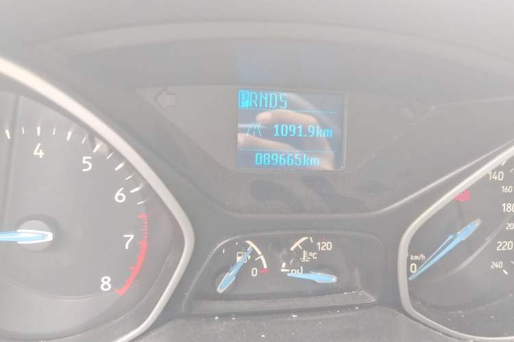 Used Ford Focus 2015 Sedan 1.6L Automatic Comfort Model Odometer Close Up