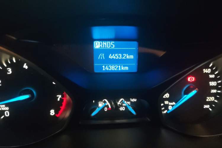 Used Ford Focus 2015 Hatchback 1.6L Automatic Comfort Model Odometer Close Up