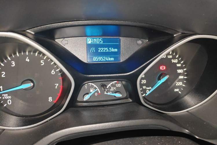Used Ford Focus 2015 Hatchback 1.6L Automatic Comfort Model Odometer Close Up