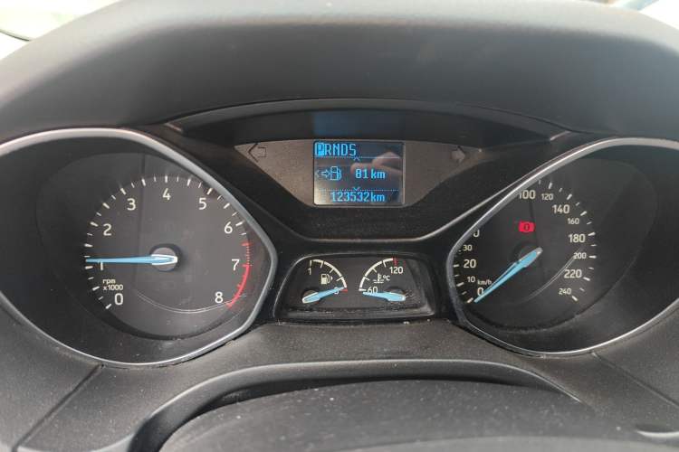 Used Ford Focus 2015 Hatchback 1.6L Automatic Fashion Edition Odometer Close Up