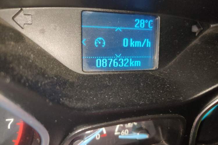 Used Ford Focus 2015 Hatchback EcoBoost 125 Manual – Ultra-Style Edition Odometer Close Up