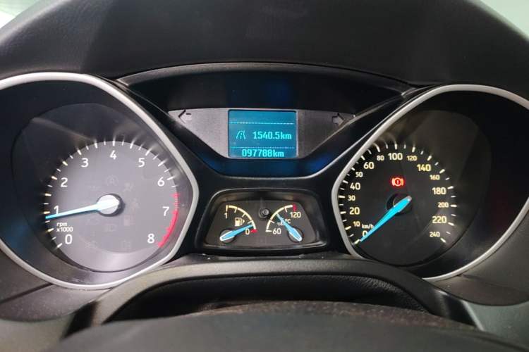 Used Ford Focus 2015 Sedan 1.6L Manual Comfort Model Odometer Close Up