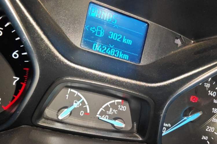 Used Ford Focus 2015 Hatchback 1.6L Automatic Fashion Edition Odometer Close Up