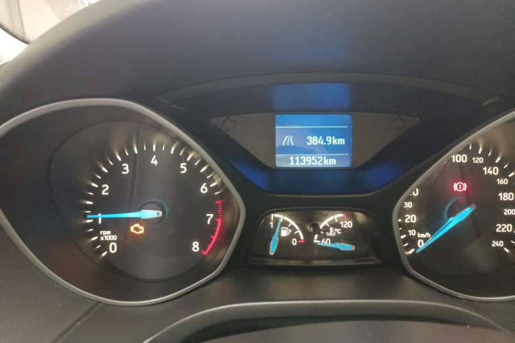 Used Ford Focus 2015 Sedan 1.6L Manual Comfort Model Odometer Close Up
