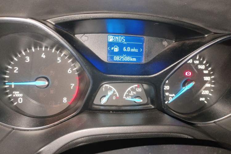 Used Ford Focus 2015 Hatchback EcoBoost 125 Automatic Supreme Style Edition Odometer Close Up