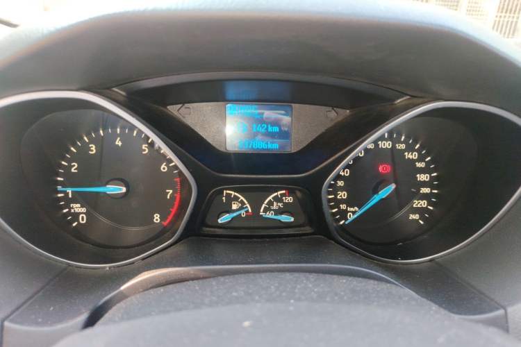Used Ford Focus 2015 Hatchback 1.6L Automatic Fashion Edition Odometer Close Up