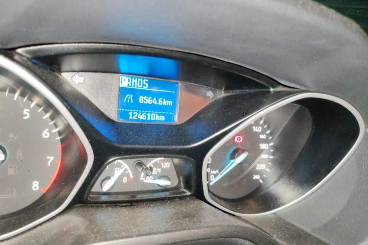 Used Ford Focus 2015 Hatchback 1.6L Automatic Comfort Model Odometer Close Up