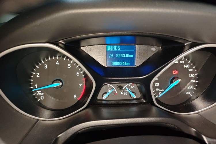 Used Ford Focus 2015 Sedan 1.6L Automatic Comfort Model Odometer Close Up