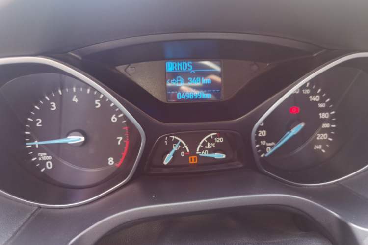 Used Ford Focus 2015 Hatchback 1.6L Automatic Fashion Edition Odometer Close Up