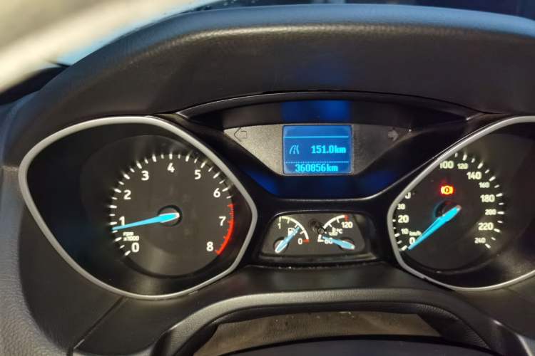 Used Ford Focus 2015 Sedan 1.6L Manual Comfort Model Odometer Close Up