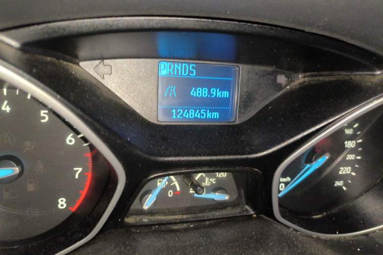Used Ford Focus 2015 Sedan 1.6L Automatic Comfort Model Odometer Close Up